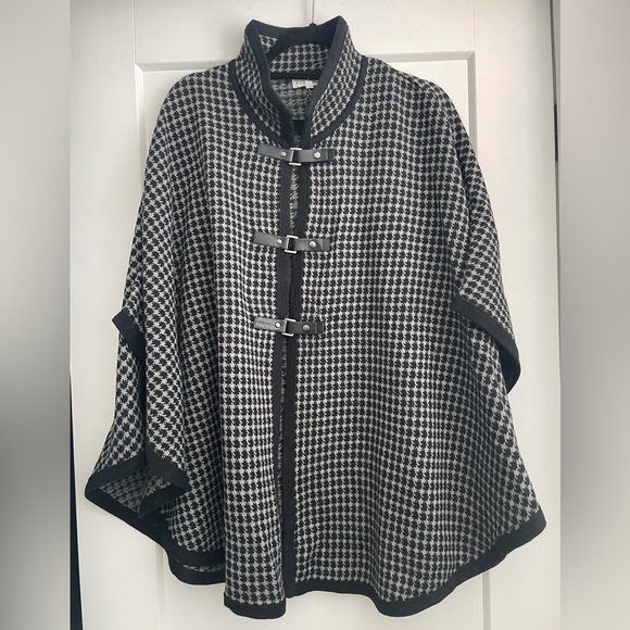 Northern Reflections Houndstooth Shawl/Sweater/Poncho - Picture 1 of 5